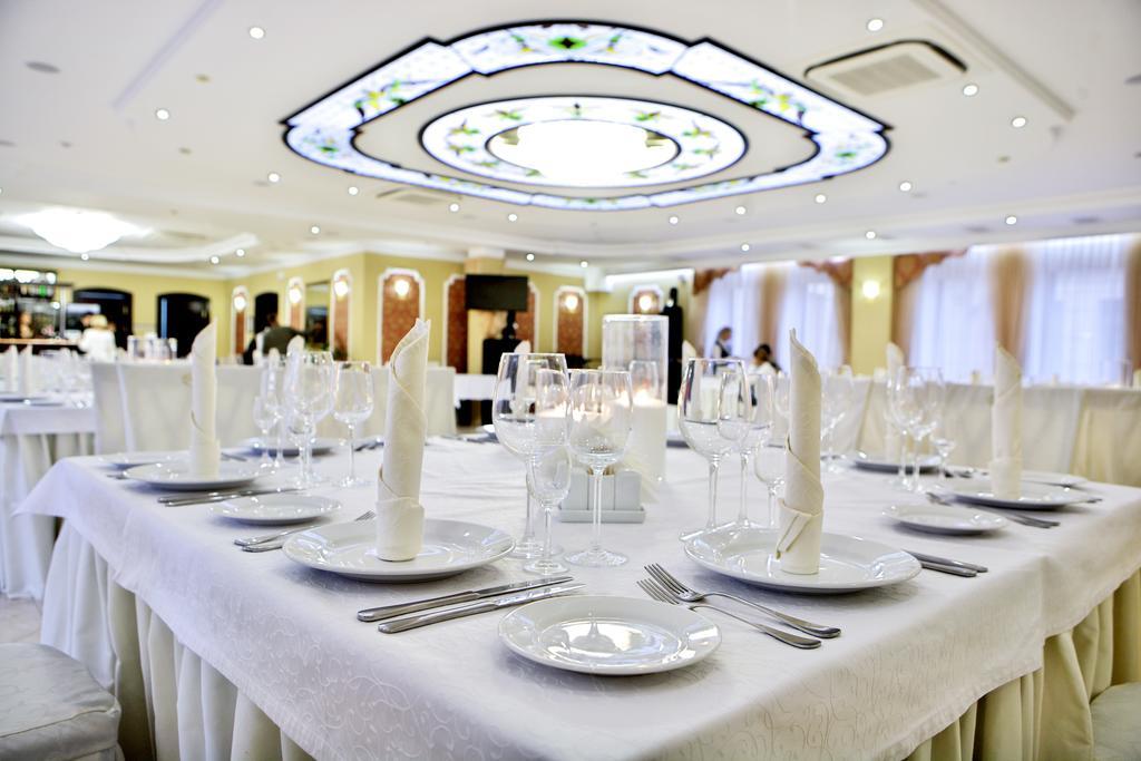 Slava Hotel Zaporizhia Dış mekan fotoğraf