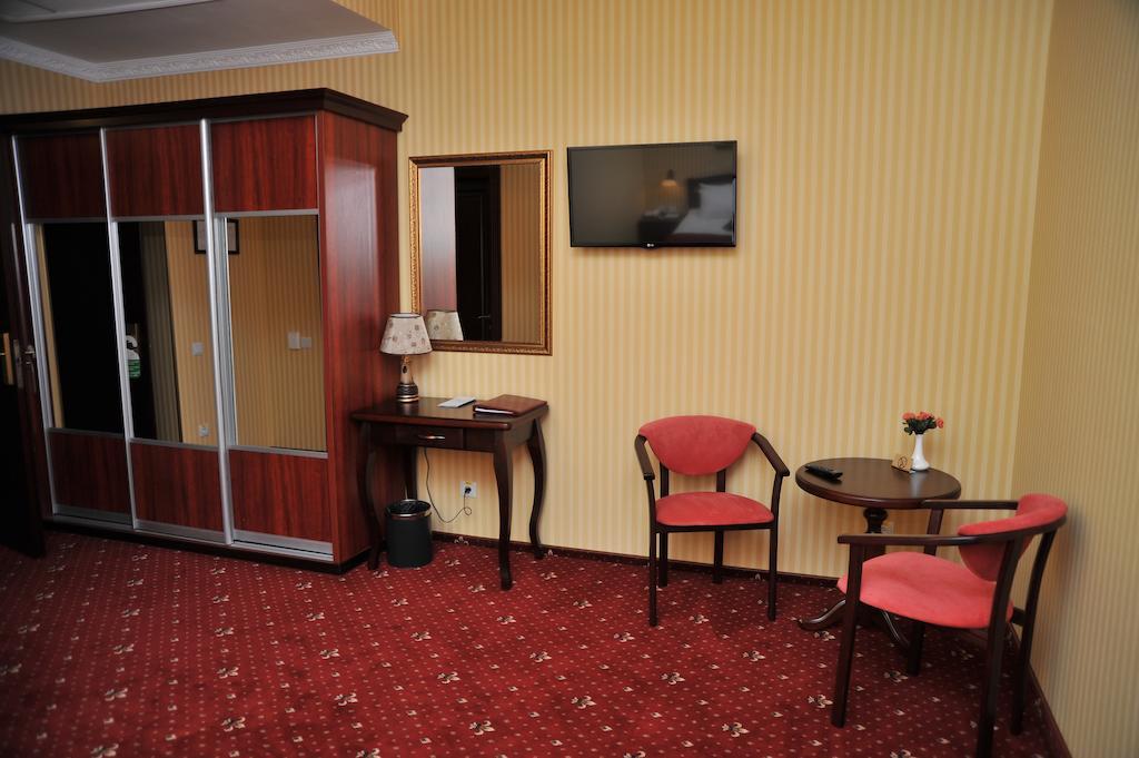 Slava Hotel Zaporizhia Oda fotoğraf