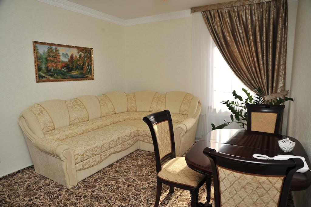 Slava Hotel Zaporizhia Oda fotoğraf