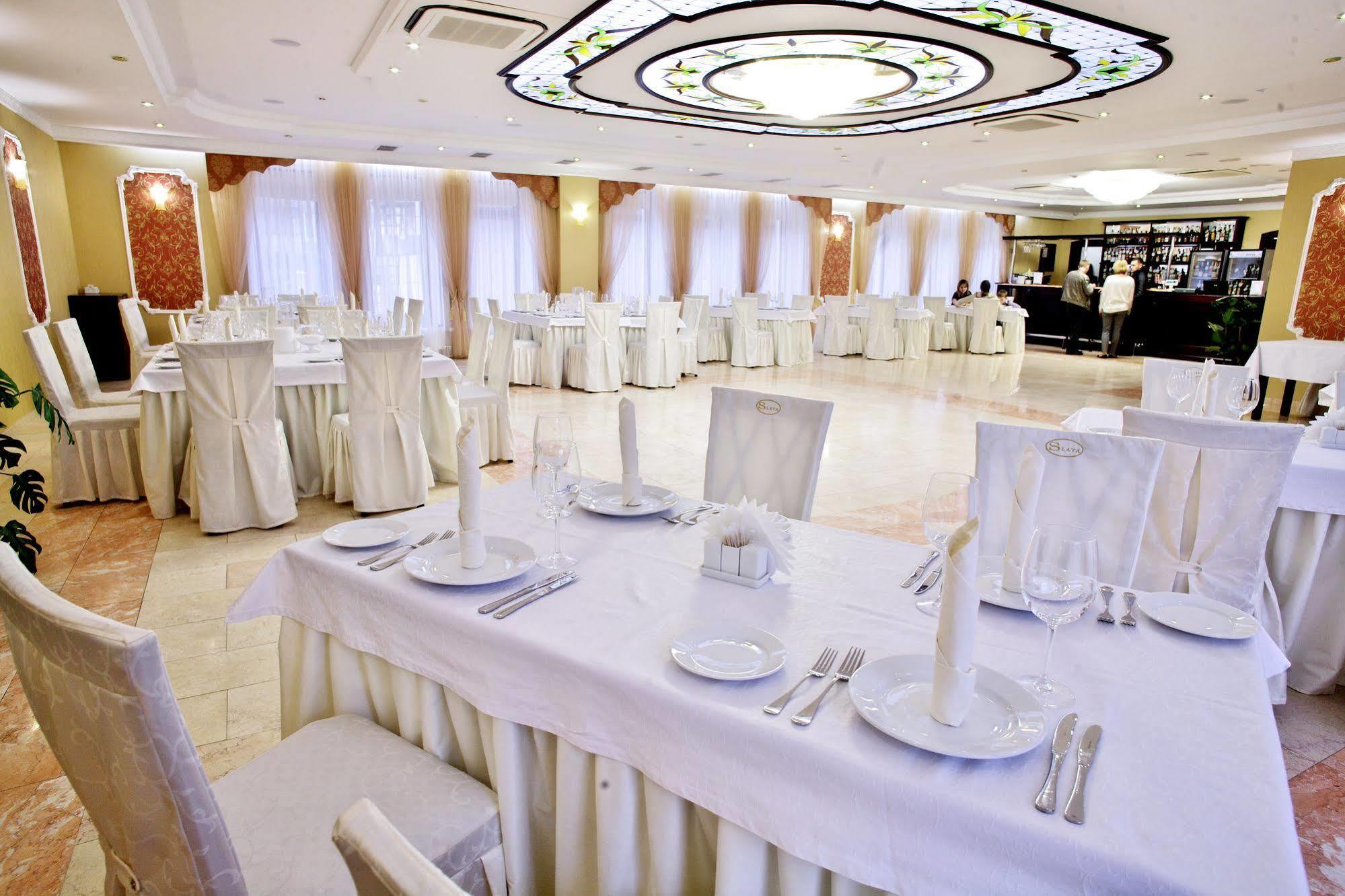 Slava Hotel Zaporizhia Dış mekan fotoğraf