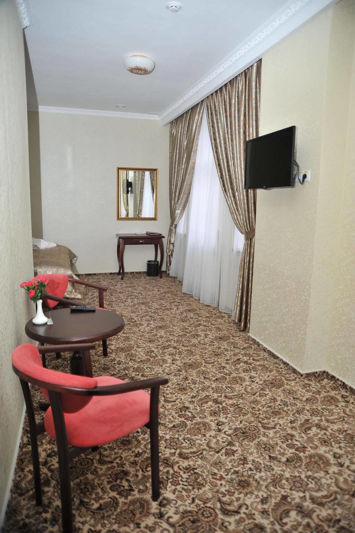 Slava Hotel Zaporizhia Dış mekan fotoğraf