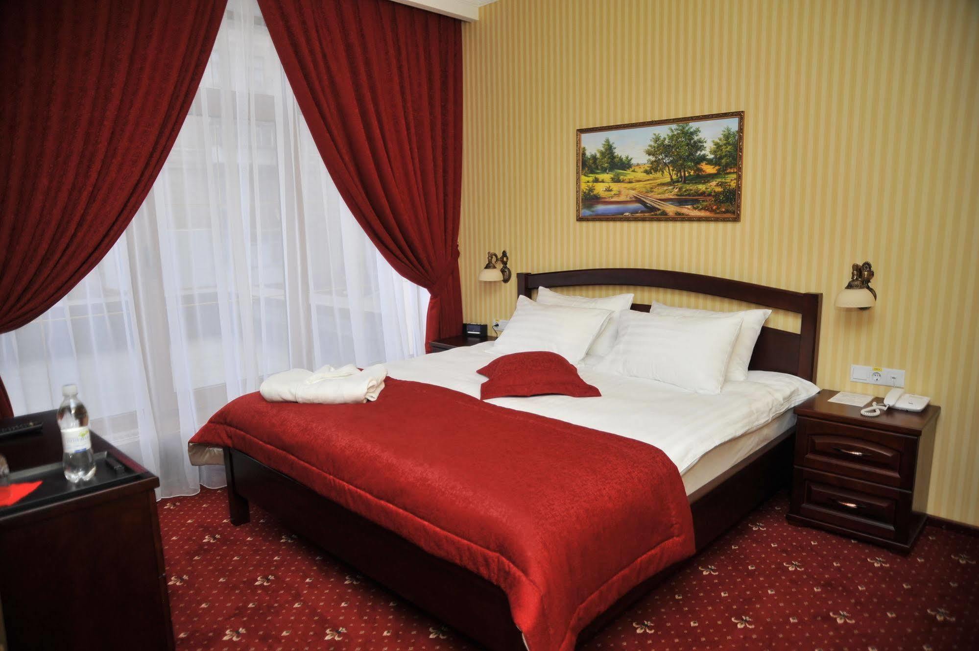 Slava Hotel Zaporizhia Dış mekan fotoğraf