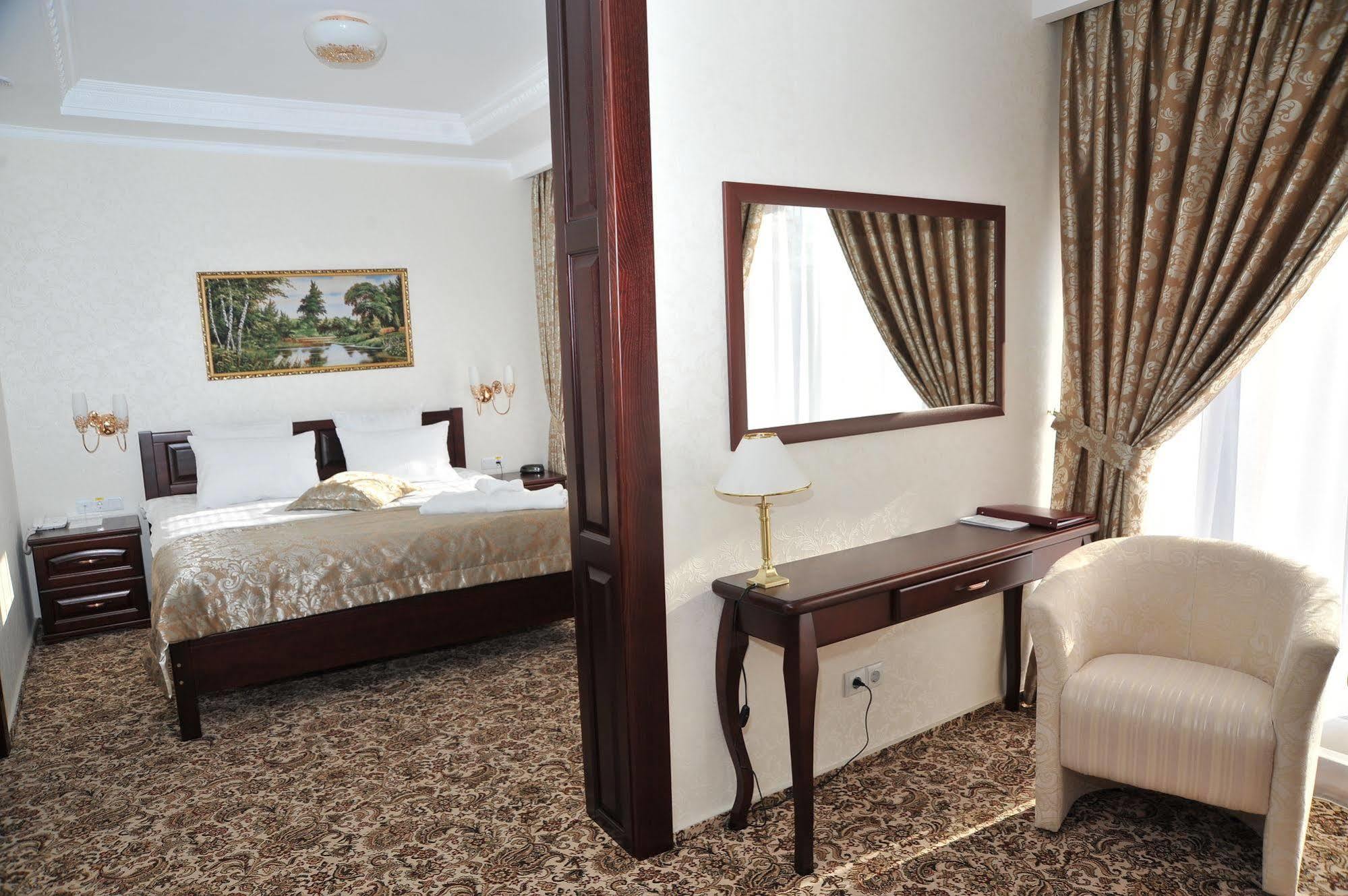 Slava Hotel Zaporizhia Dış mekan fotoğraf
